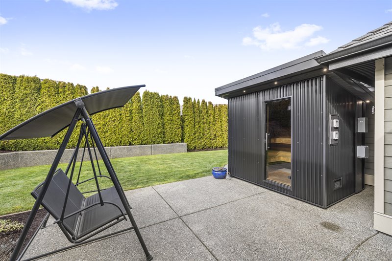 Patio & Sauna