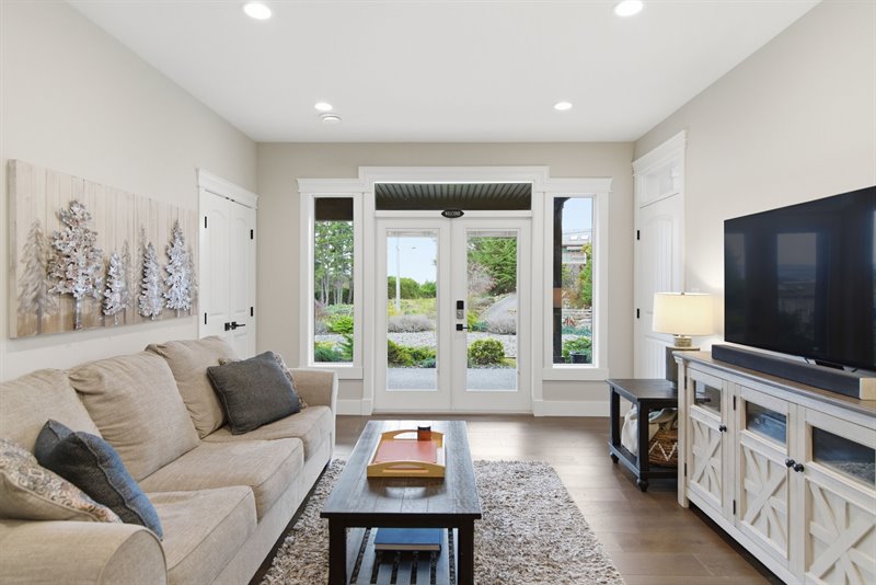 Guest Suite - Living Room