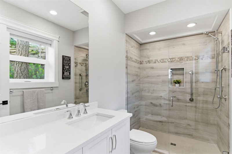 Guest Suite - Bedroom 1 Ensuite