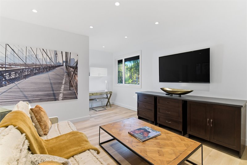 Suite 1 - Living Room