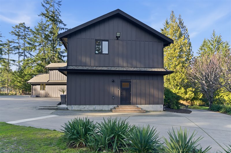 Suite 1 - Ground Level Entry from Double Garage | Workshop