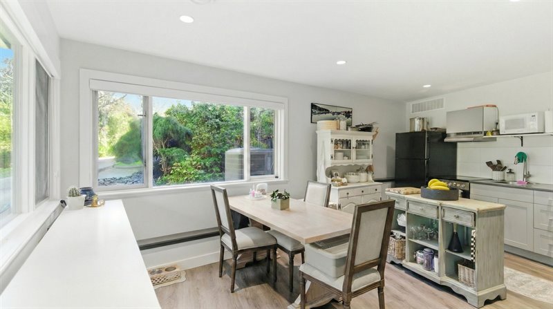 Suite 2 - Dining Room | Kitchen