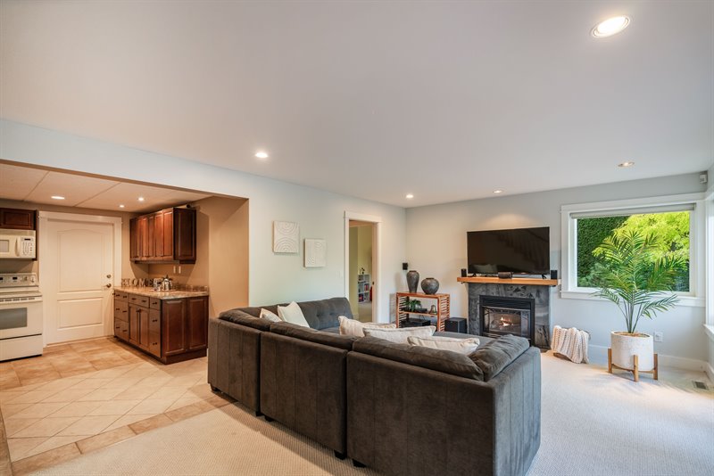 Lower Level Guest Suite