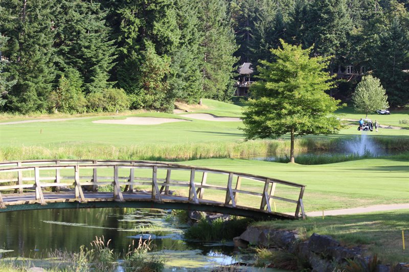 Backs onto Fairwinds Golf Course