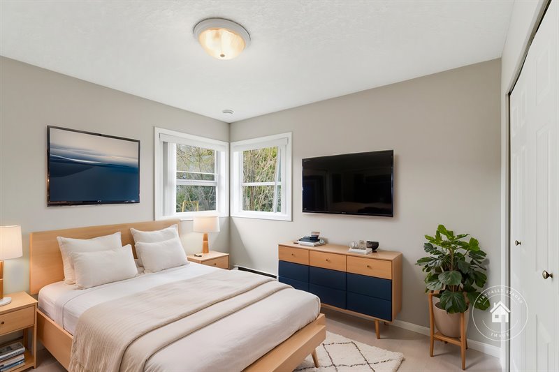 Bedroom 2 (Virtual Staging)