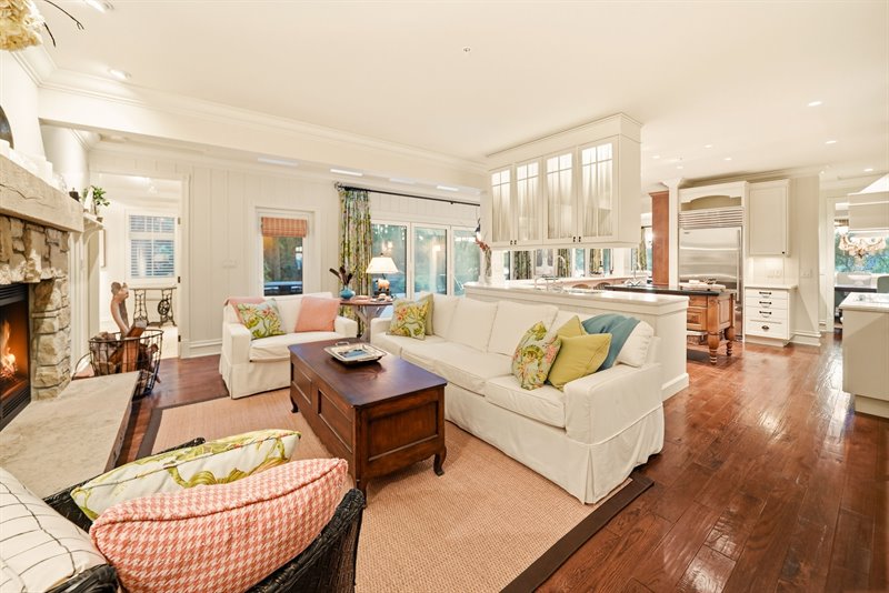 Family Room | Kitchen (Tiwlight)