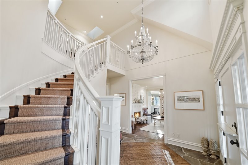 Foyer - Stairs to Upper Level