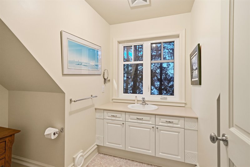Upper Bonus Room - Bath