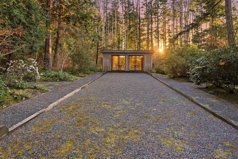 Bocci Court & Rec Room