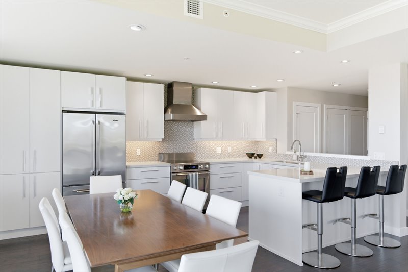 Dining Area | Kitchen