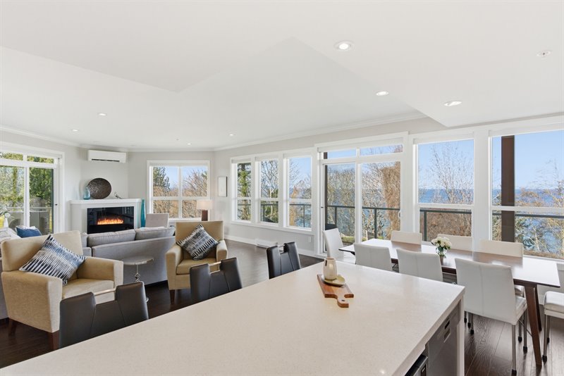 Dining Area | Living Room