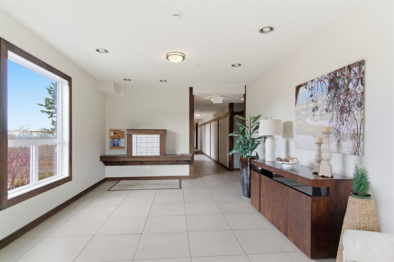 Cambridge Manor - Lobby