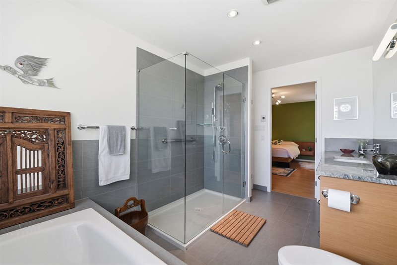 Ensuite