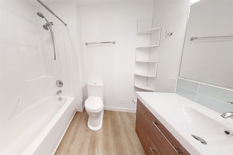 Lower Level Legal Suite - Bath