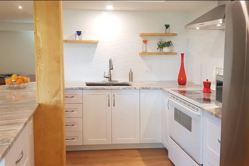 Lower Level Legal Suite - Kitchen