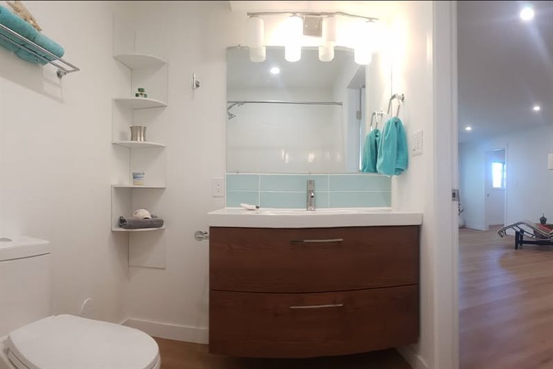 Lower Level Legal Suite - Bath