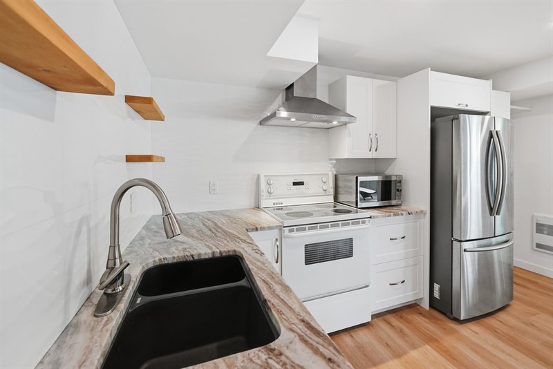 Lower Level Legal Suite - Kitchen