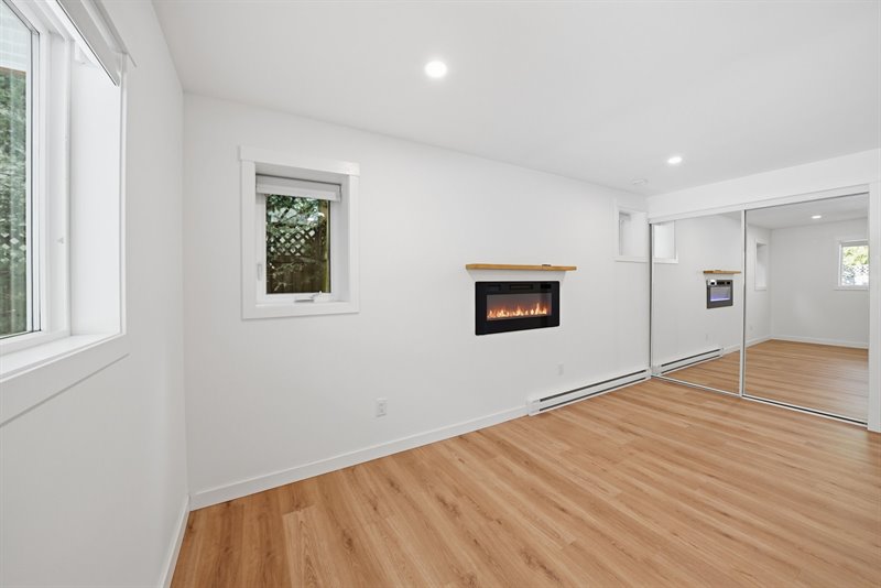 Lower Level Legal Suite - Bedroom
