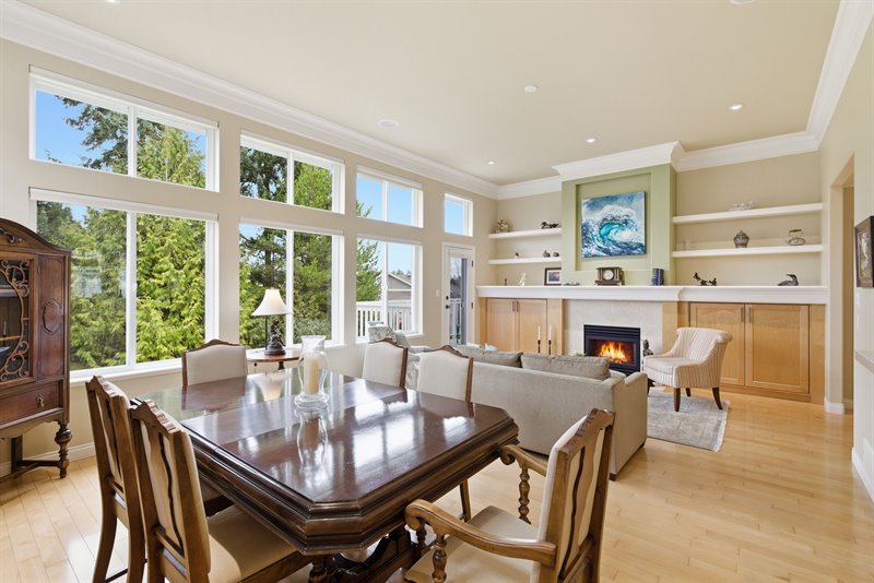 Bright Open Concept Living | Dining Room