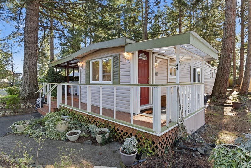 Exterior Front & Entry