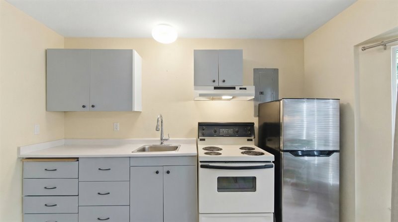 Legal Suite Kitchen - Virtual Decluttering