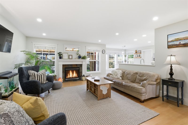 Living Room | Kitchen