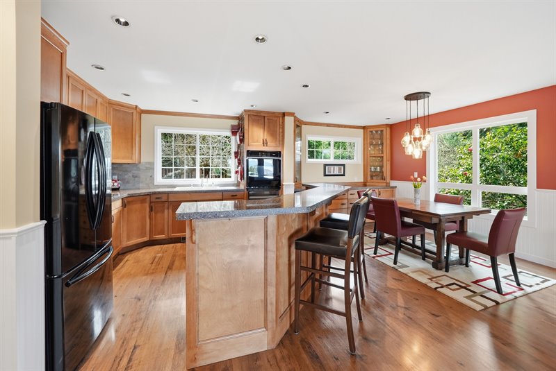 Kitchen | Dining Room