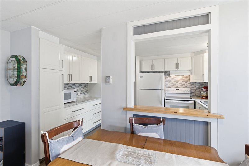 Dining Area - Pass Thru to Kitchen