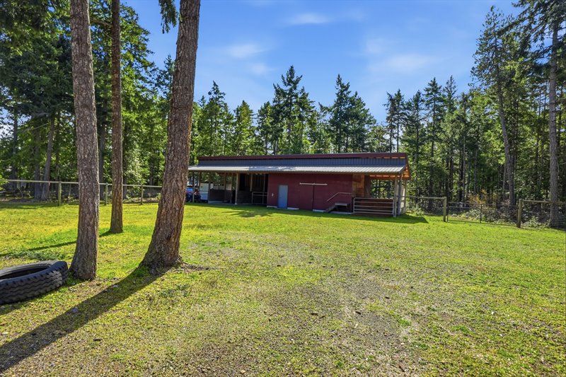 Barn & Training Ring