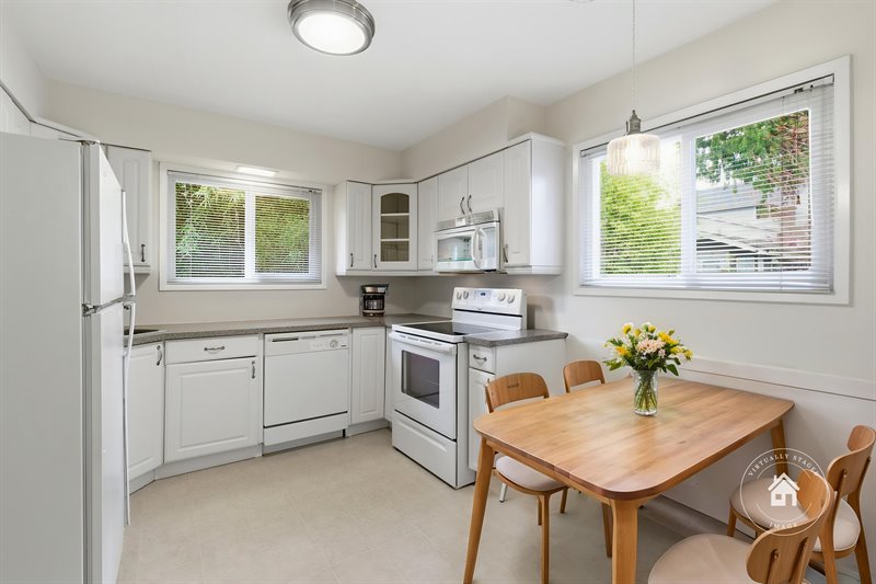 Kitchen (Virtual Staging)