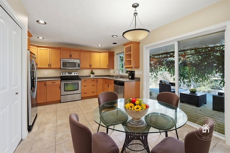 Kitchen (Virtual Staging)