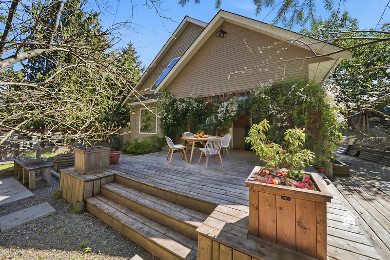 Deck (Virtual Staging)