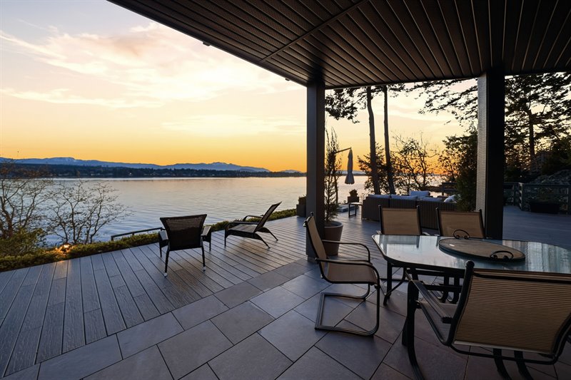 Lower Deck - Twilight