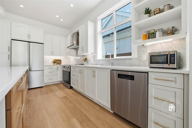 Kitchen (Virtual Staging)