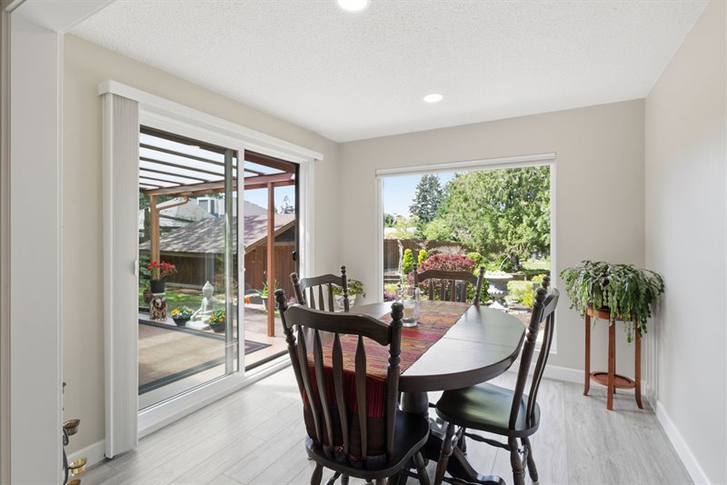 Dining Room - Door to Deck
