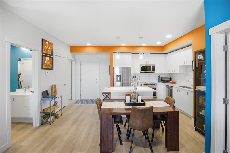 Dining Area | Kitchen