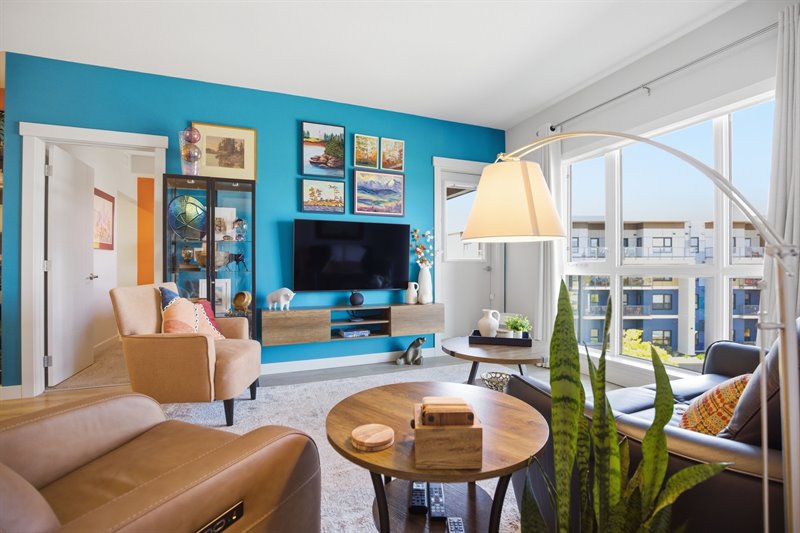 Living Room - Door to Balcony