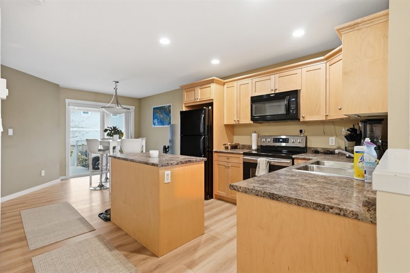 Kitchen | Dining Room