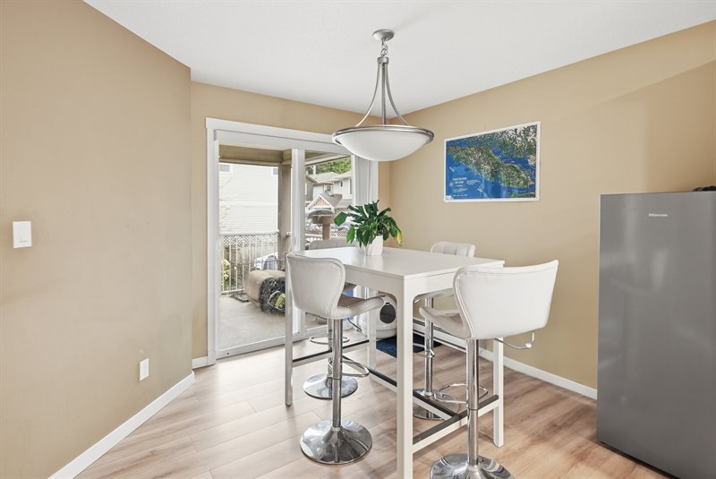 Dining Room - Door to Deck