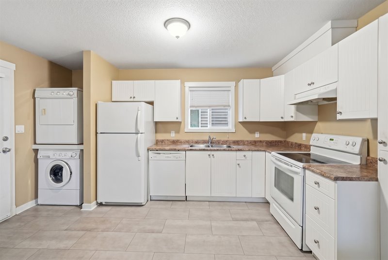 Suite - Kitchen