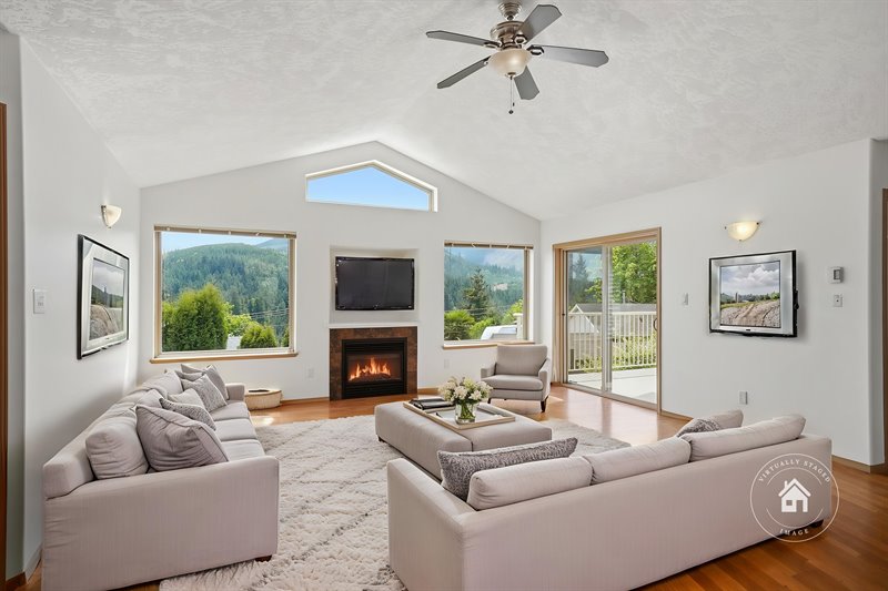 Living Room (Virtual Staging)
