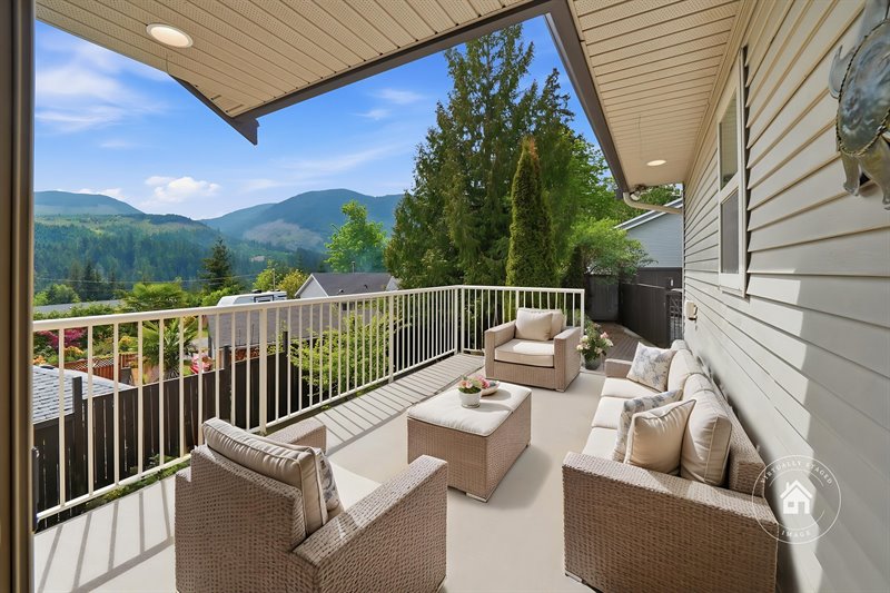 Deck (Virtual Staging)