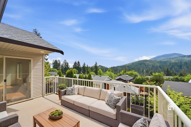 Deck (Virtual Staging)