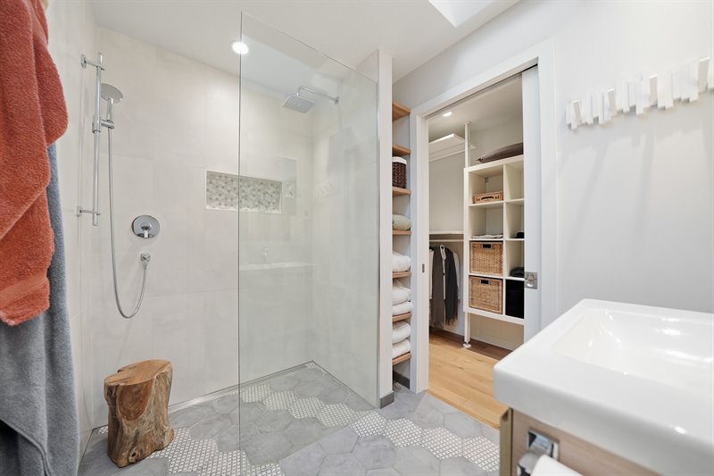 Ensuite