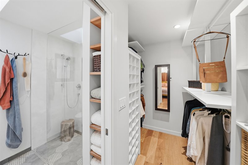 Walk-In Closet & Ensuite