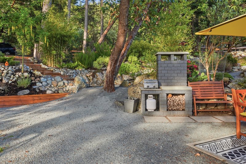 Outdoor Entertaining Area