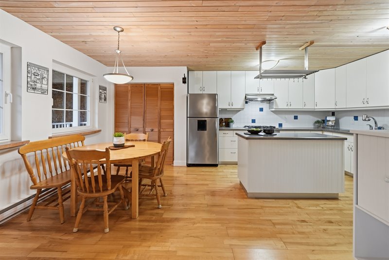 Kitchen | Dining Room