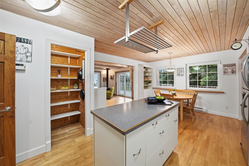 Kitchen | Dining Room