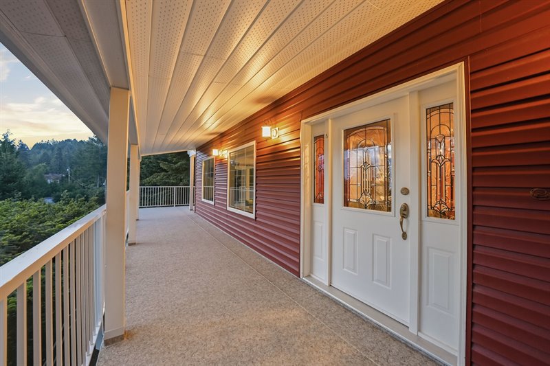 Deck - Door to Hall