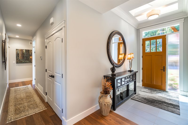 Foyer | Hallway to Bedrooms